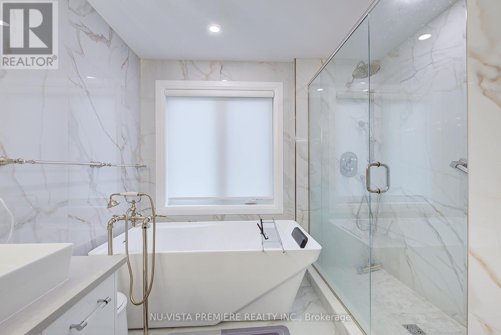 Single Family House for Sale in  MCLEOD STREET North Middlesex (Parkhill) 