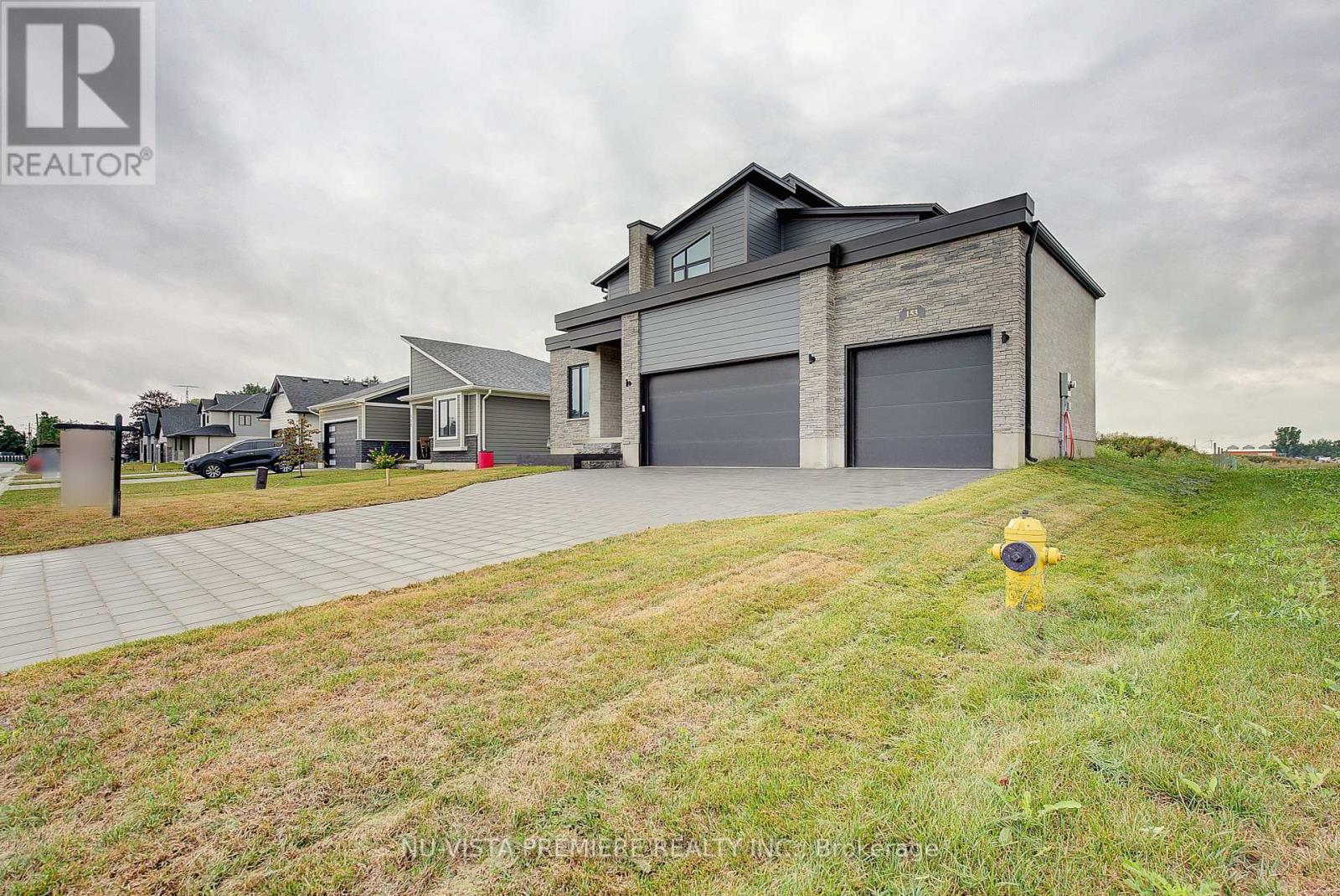 Single Family House for Sale in  MCLEOD STREET North Middlesex (Parkhill) 