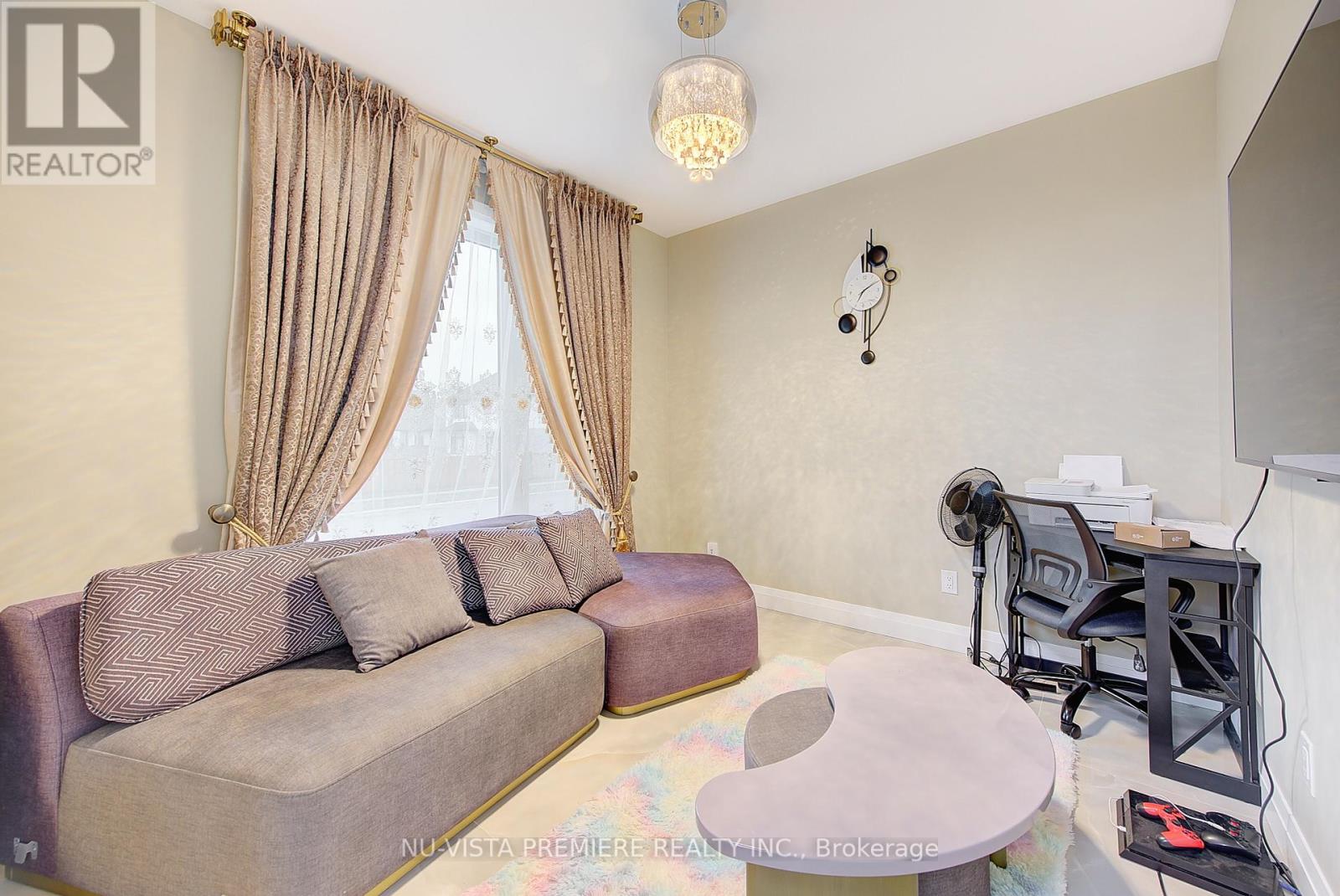 Single Family House for Sale in  MCLEOD STREET North Middlesex (Parkhill) 
