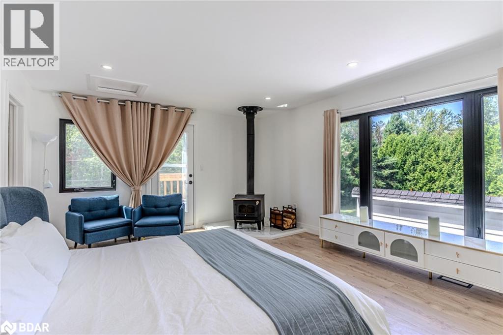 Photo 10 of 20 Hillview Crescent, Midhurst ON
