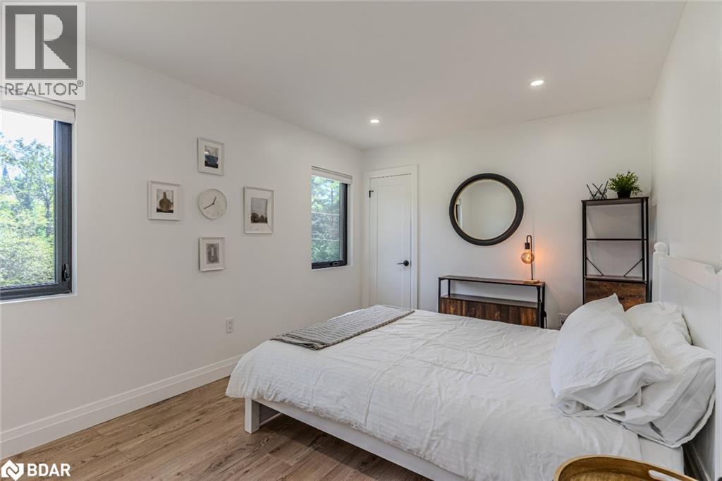 Photo 14 of 20 Hillview Crescent, Midhurst ON