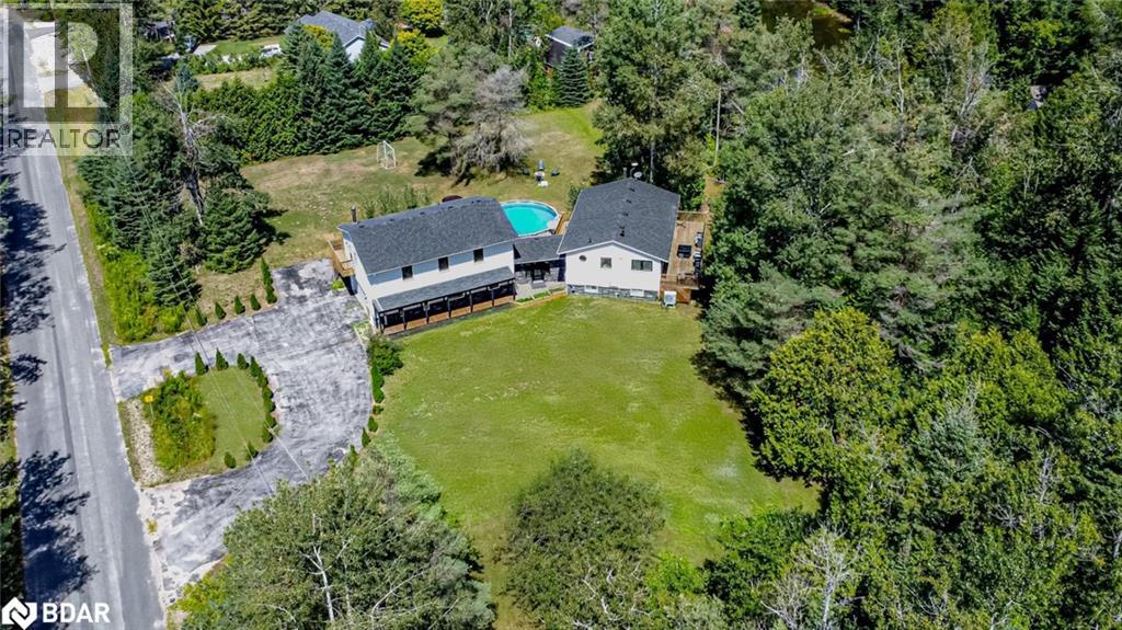 Photo 2 of 20 Hillview Crescent, Midhurst ON