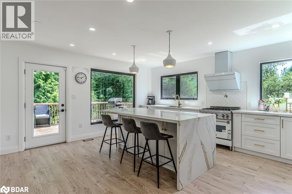 Photo 4 of 20 Hillview Crescent, Midhurst ON