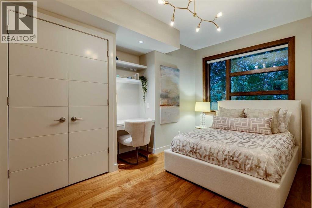 Single Family House for Sale in   Street NW Hillhurst Calgary 