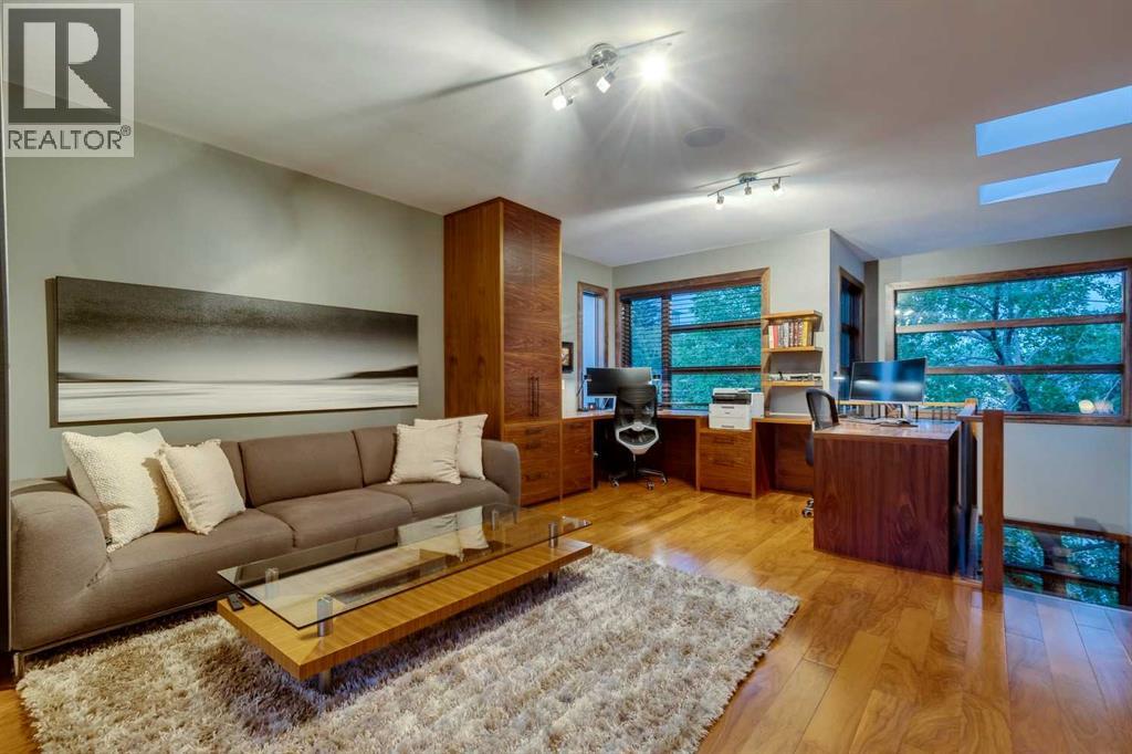 Single Family House for Sale in   Street NW Hillhurst Calgary 