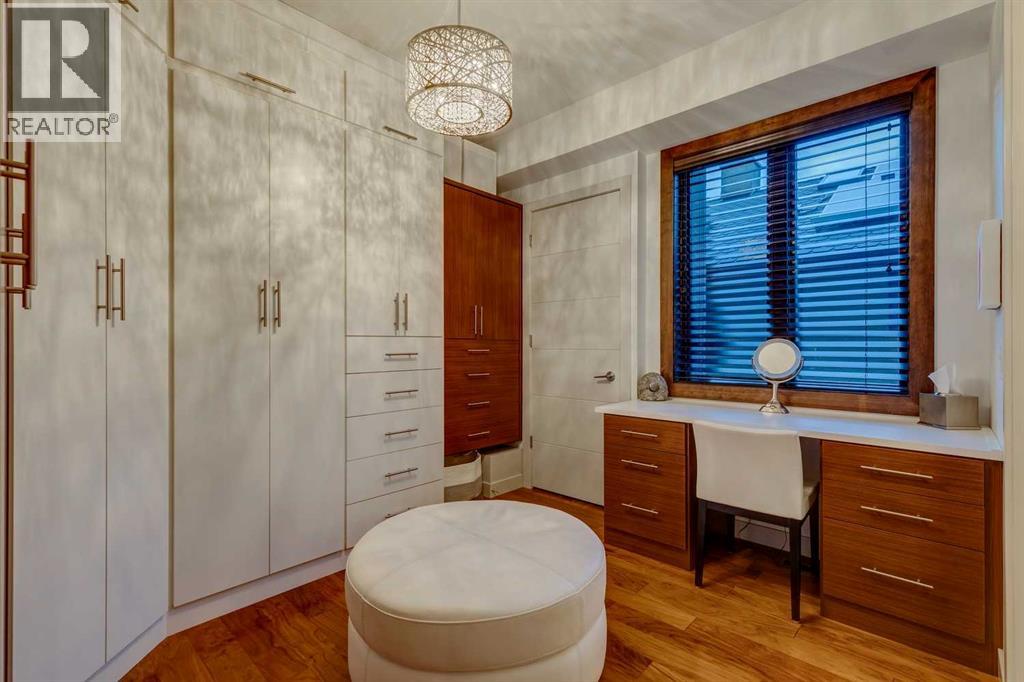 Single Family House for Sale in   Street NW Hillhurst Calgary 