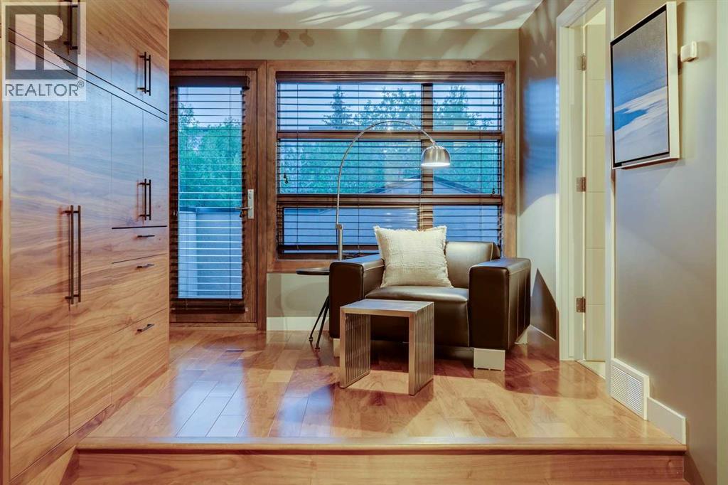 Single Family House for Sale in   Street NW Hillhurst Calgary 