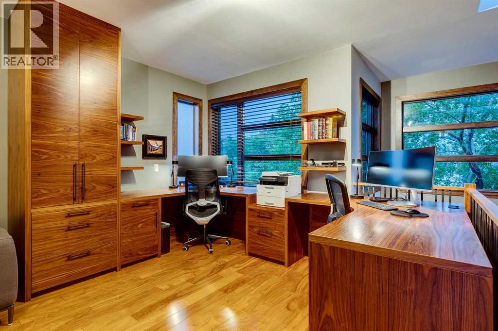Single Family House for Sale in   Street NW Hillhurst Calgary 