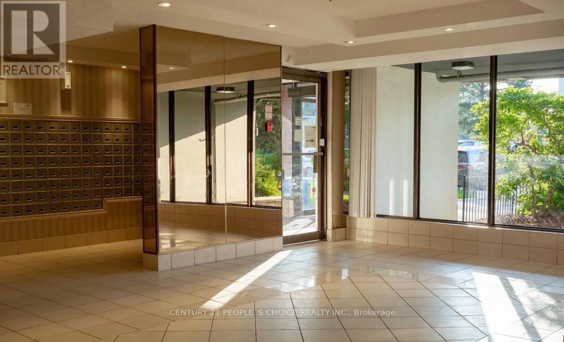 Photo 3 of 1410 21 Knightsbridge Road, Brampton ON