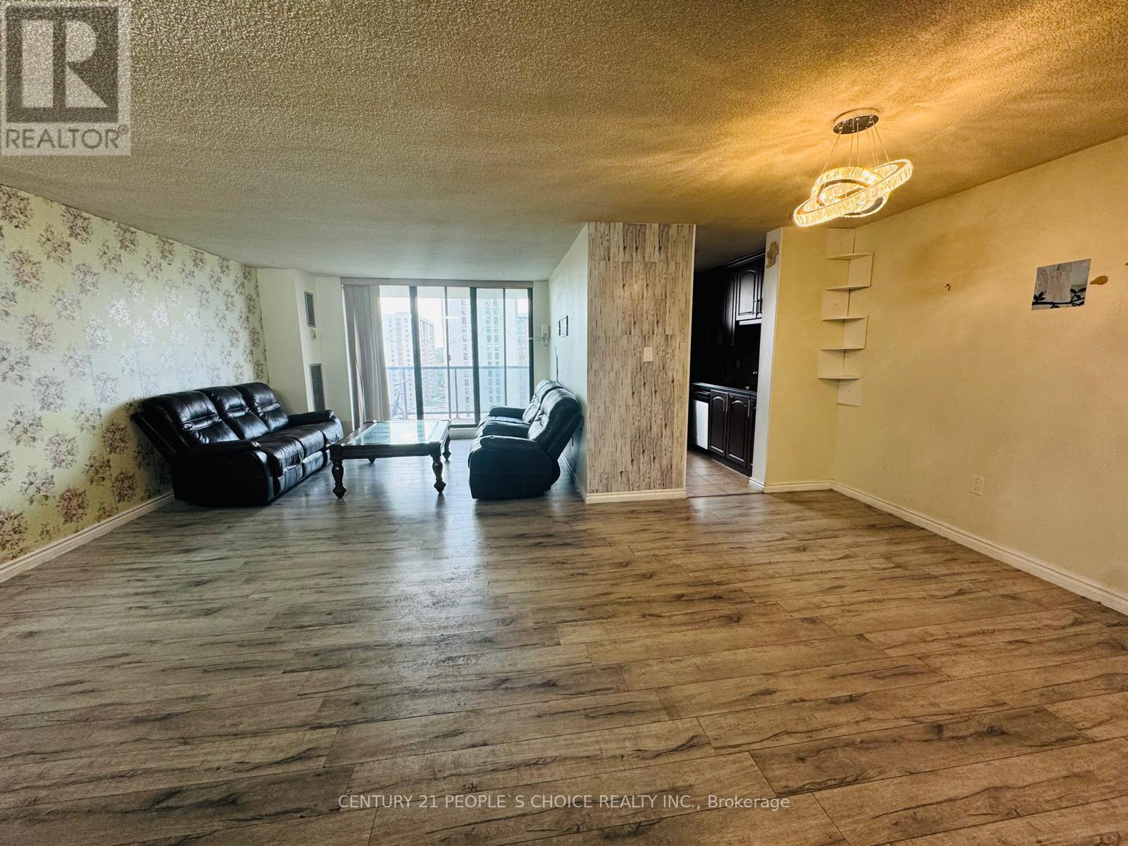 Photo 4 of 1410 21 Knightsbridge Road, Brampton ON