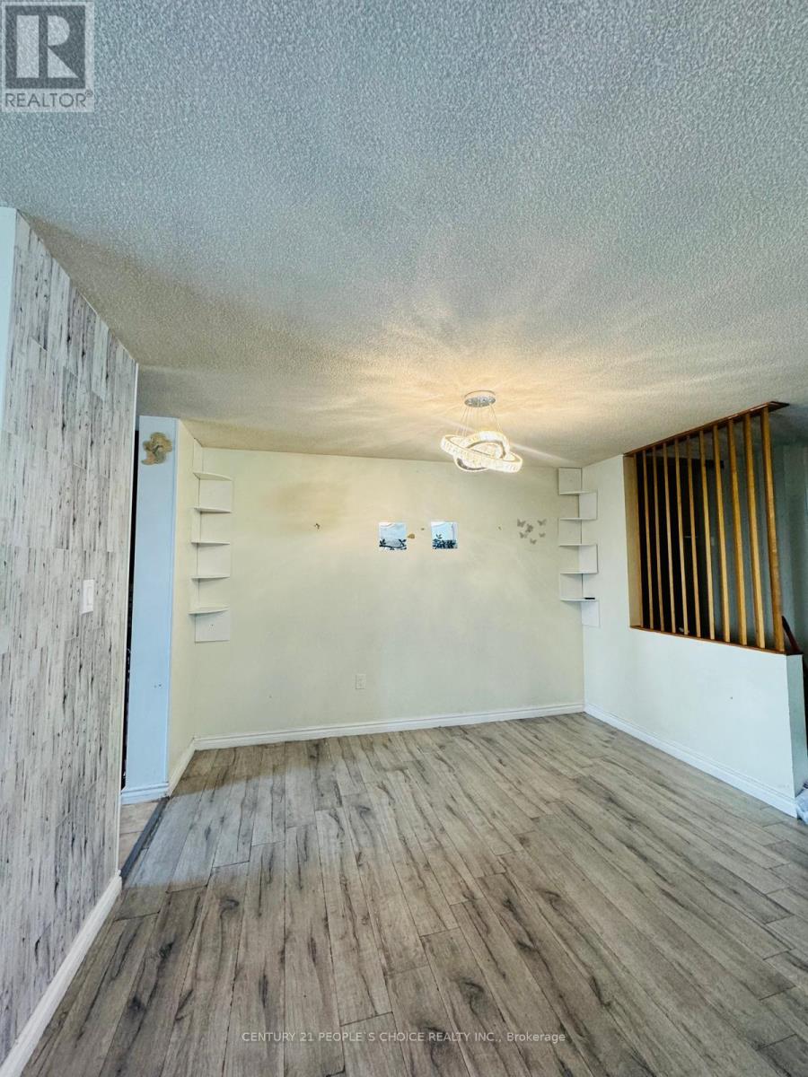 Photo 8 of 1410 21 Knightsbridge Road, Brampton ON