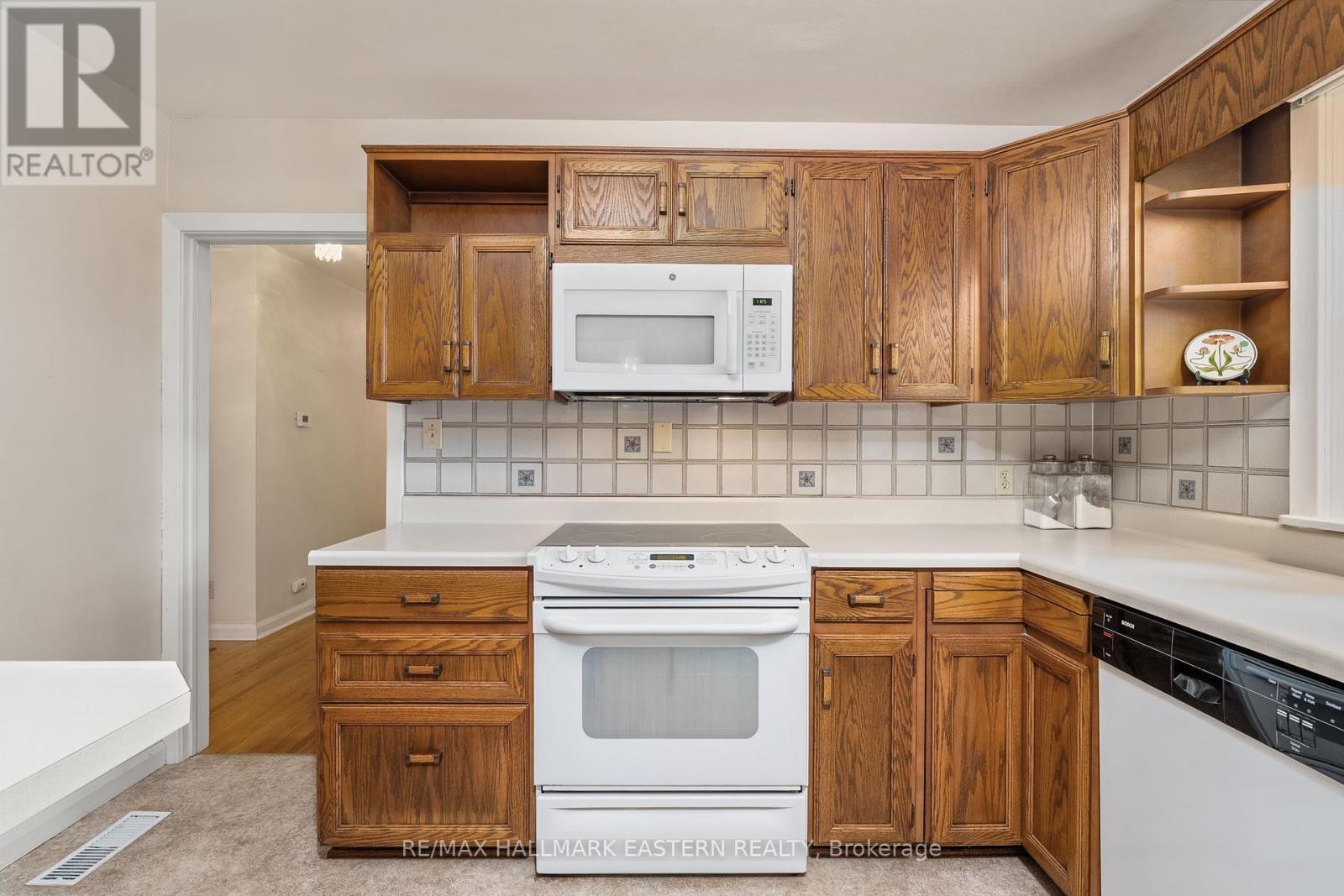 Photo 17 of 883 Kensington Drive, Peterborough ON