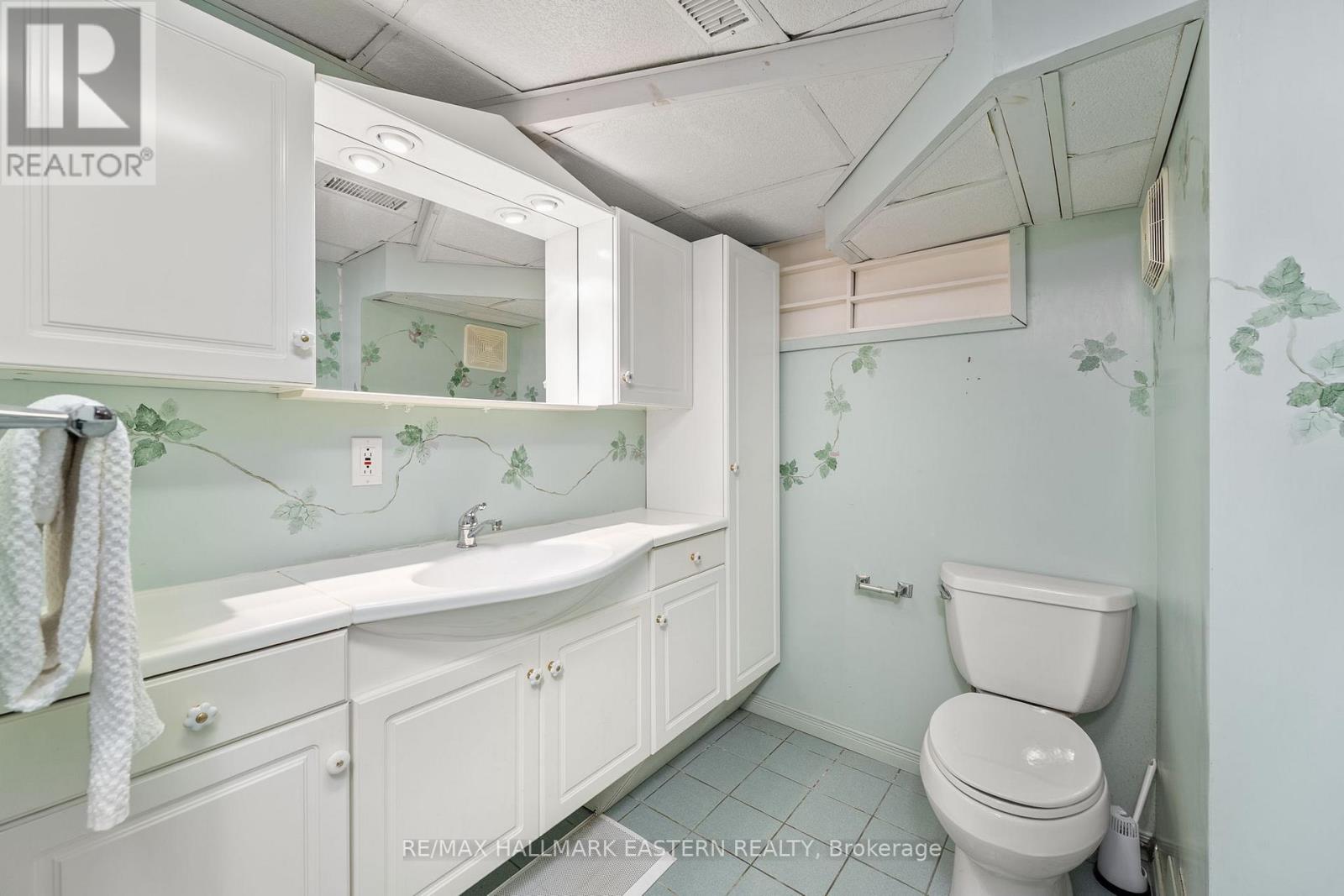 Photo 32 of 883 Kensington Drive, Peterborough ON