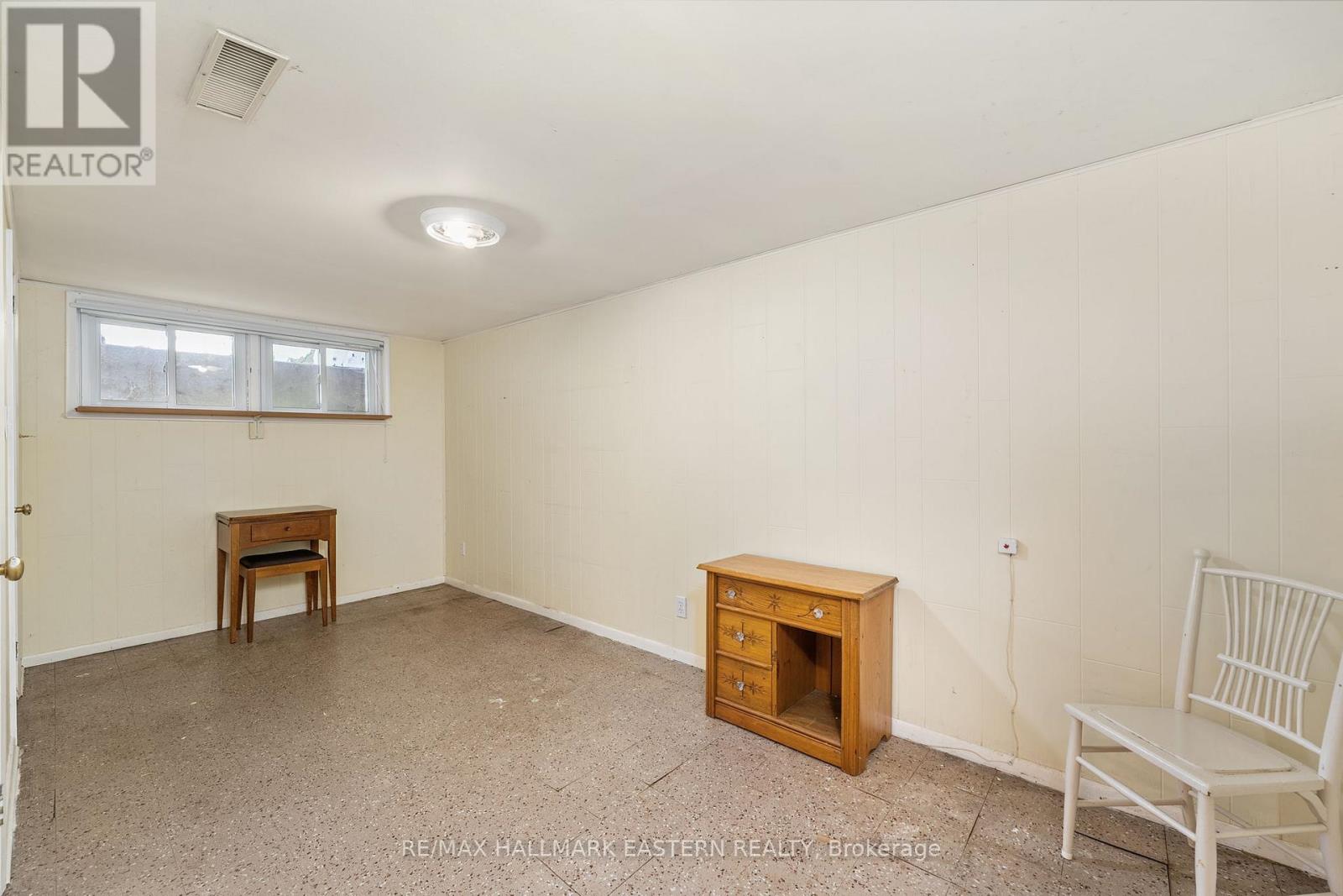 Photo 37 of 883 Kensington Drive, Peterborough ON