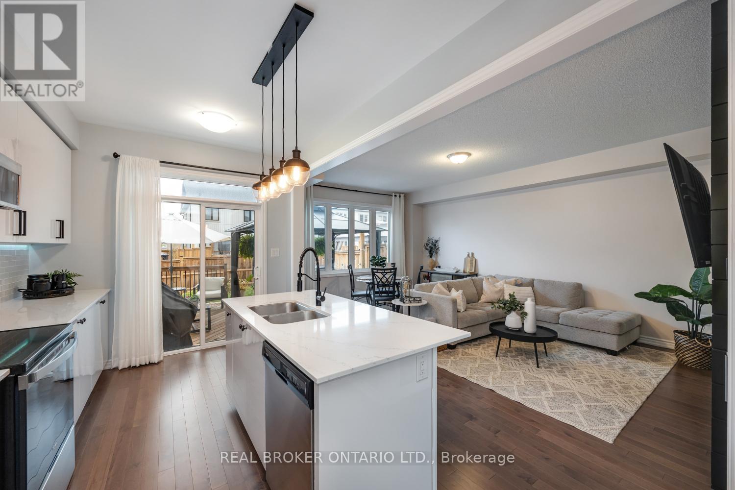 Photo 12 of 48 Highlands Boulevard, Cavan Monaghan ON