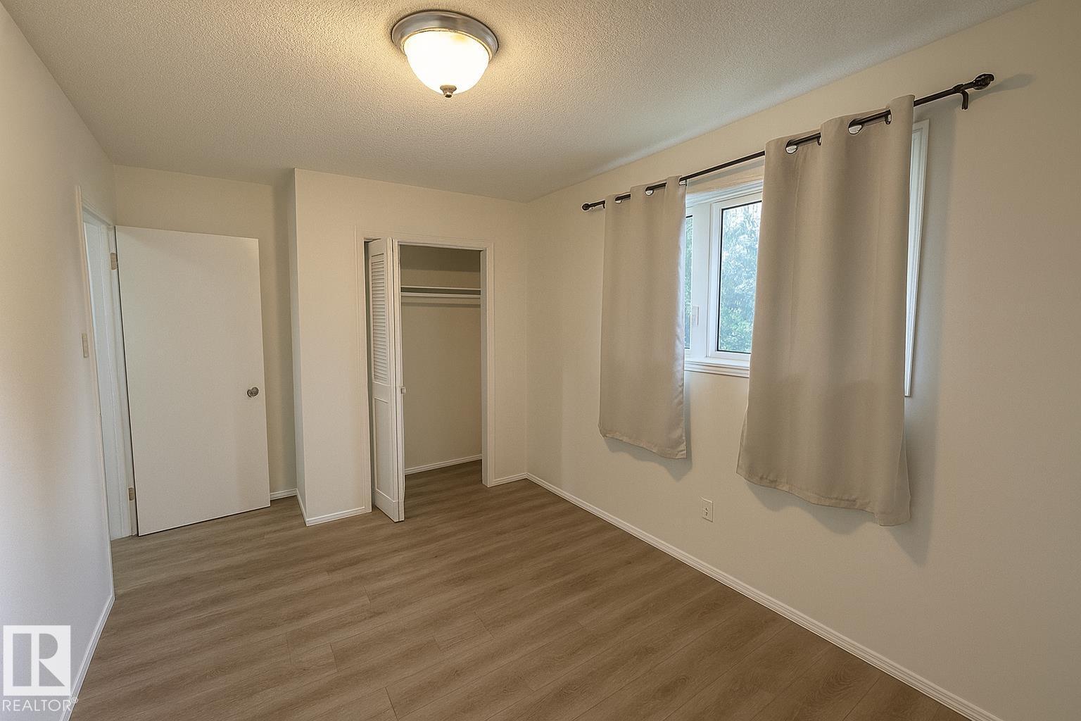 Photo 13 of 3512 114 Av Nw, Edmonton AB
