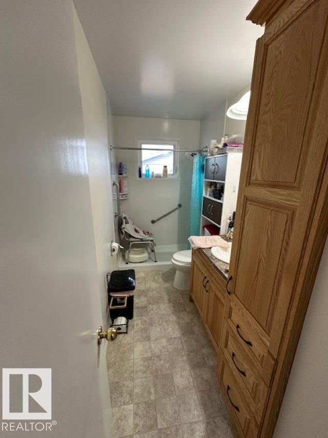 Photo 15 of 3512 114 Av Nw, Edmonton AB