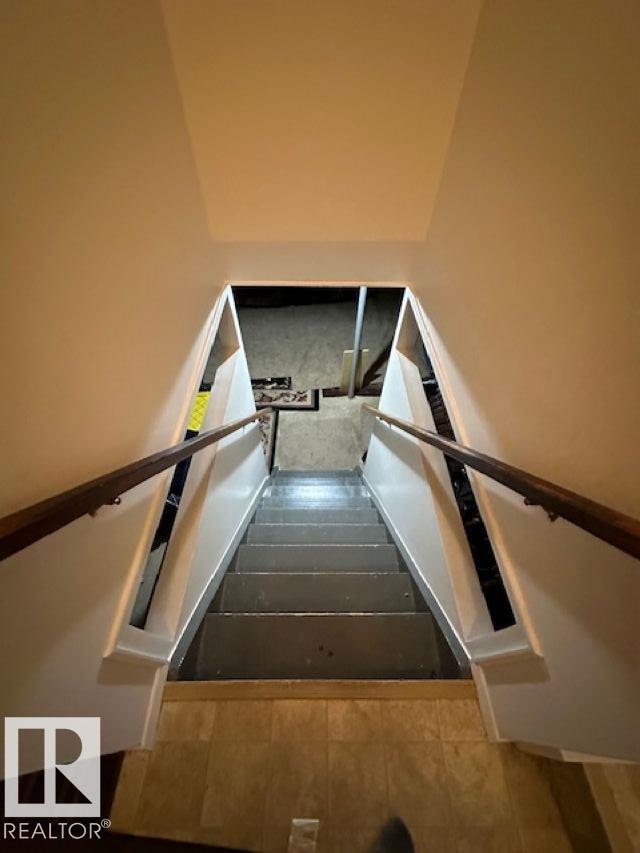 Photo 18 of 3512 114 Av Nw, Edmonton AB