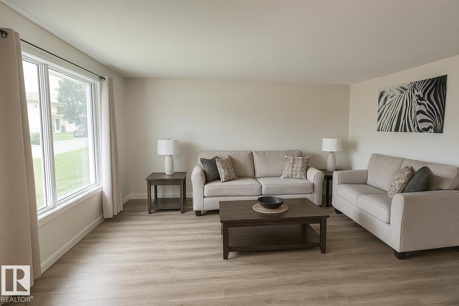 Photo 8 of 3512 114 Av Nw, Edmonton AB