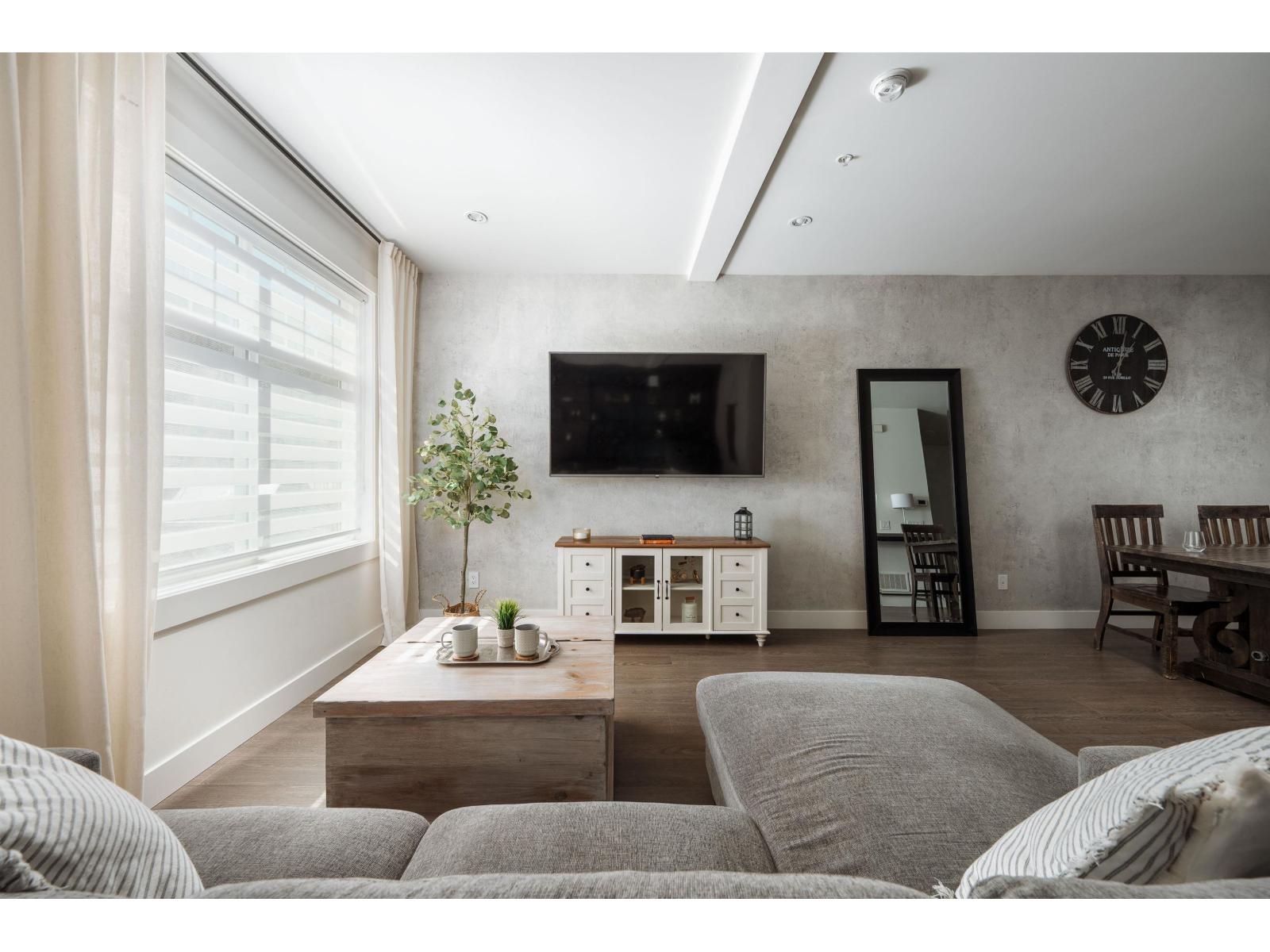 Photo 8 of 9 22334 48 Avenue, Langley BC