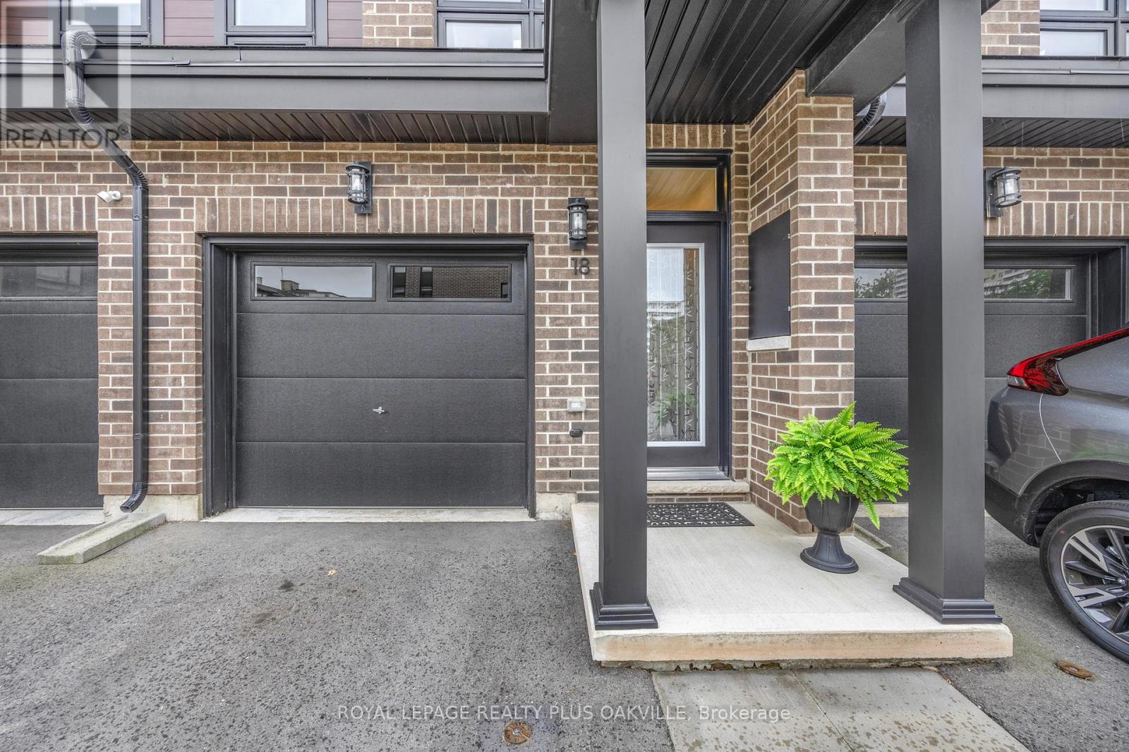 Photo 4 of 18 270 Melvin Avenue, Hamilton ON