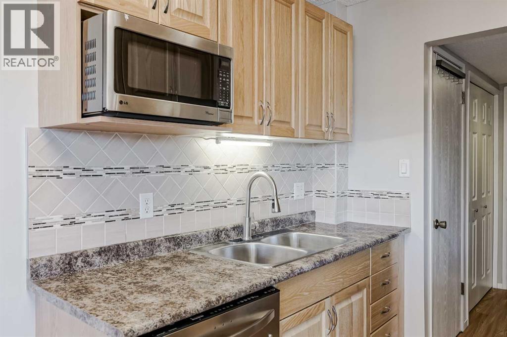 Photo 15 of 72 3519 49 Street Nw, Calgary AB
