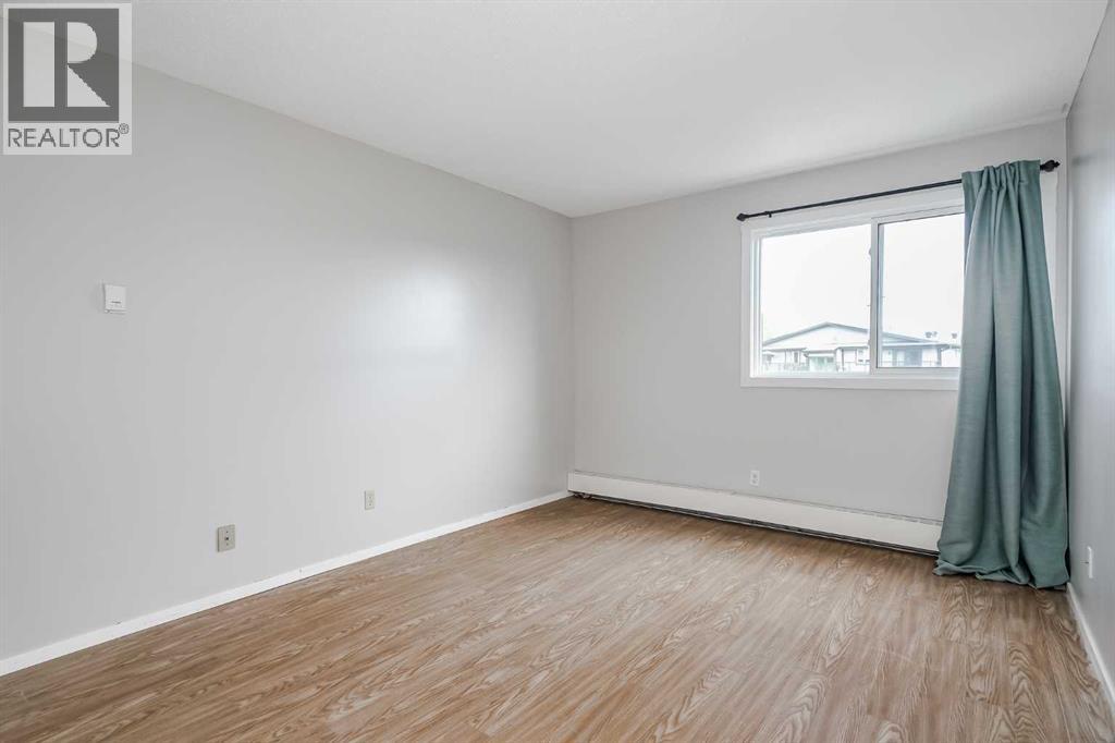 Photo 18 of 72 3519 49 Street Nw, Calgary AB