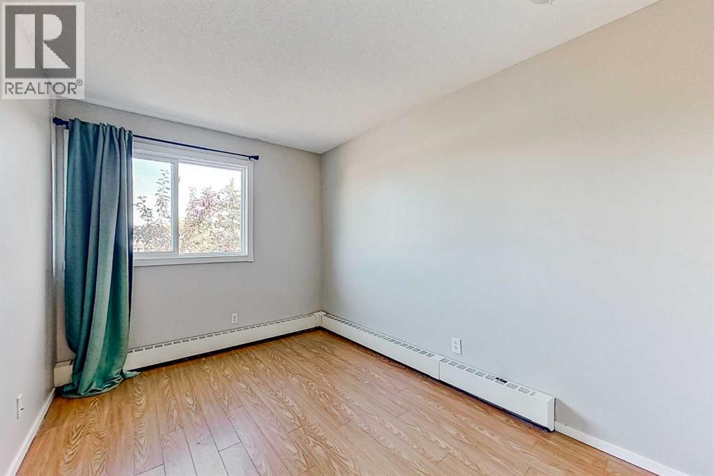 Photo 21 of 72 3519 49 Street Nw, Calgary AB