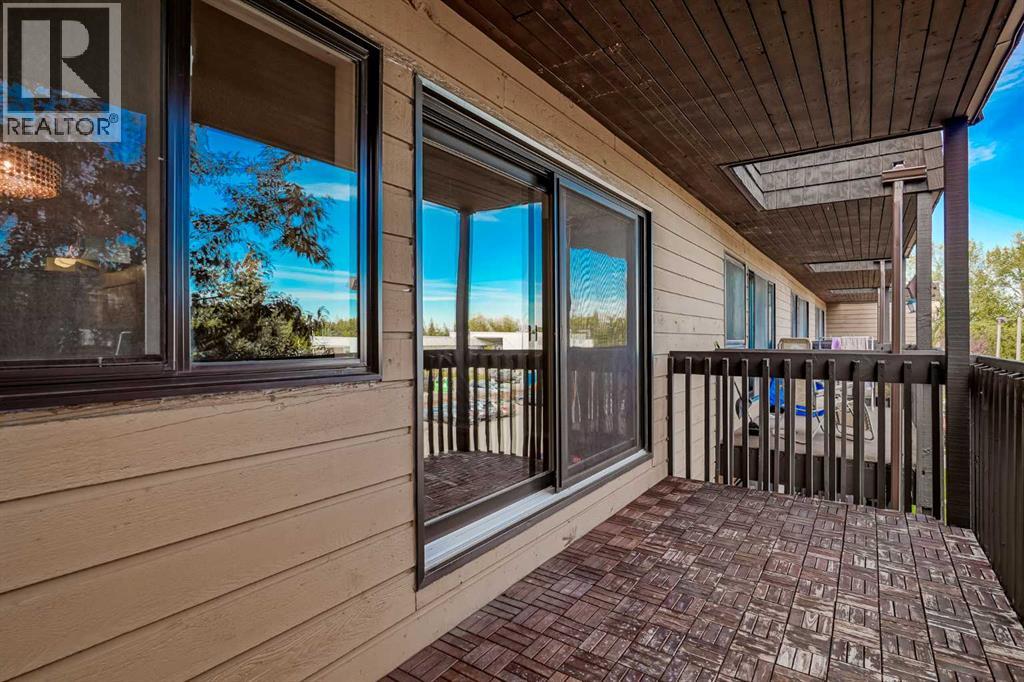Photo 9 of 72 3519 49 Street Nw, Calgary AB