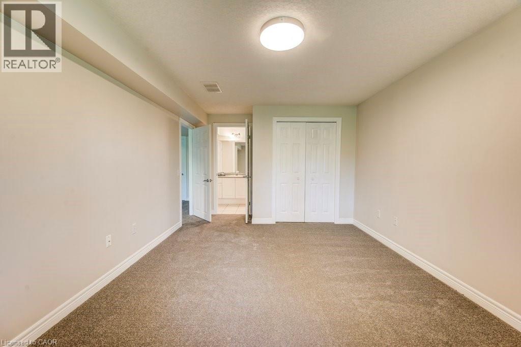 Photo 40 of 670 Salzburg Drive, Waterloo ON