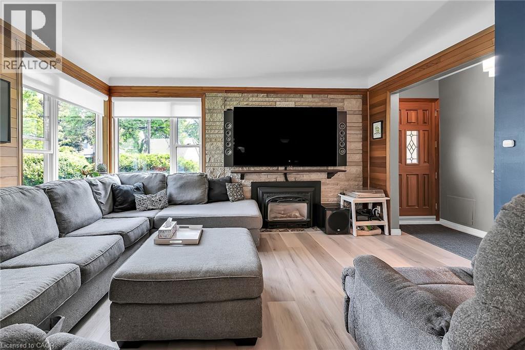 Photo 11 of 304 Glenholme Avenue, Hamilton ON