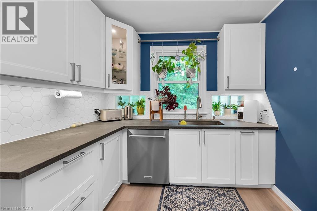 Photo 18 of 304 Glenholme Avenue, Hamilton ON