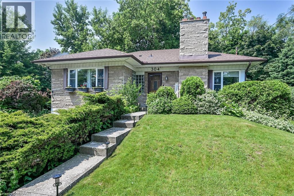 Photo 2 of 304 Glenholme Avenue, Hamilton ON