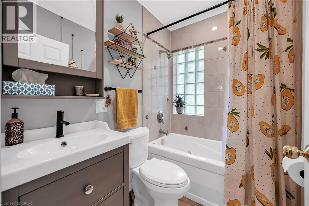 Photo 28 of 304 Glenholme Avenue, Hamilton ON