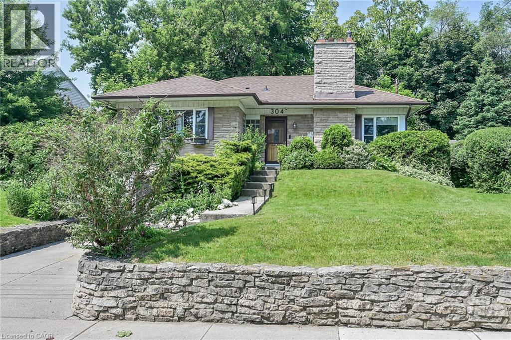 Photo 4 of 304 Glenholme Avenue, Hamilton ON
