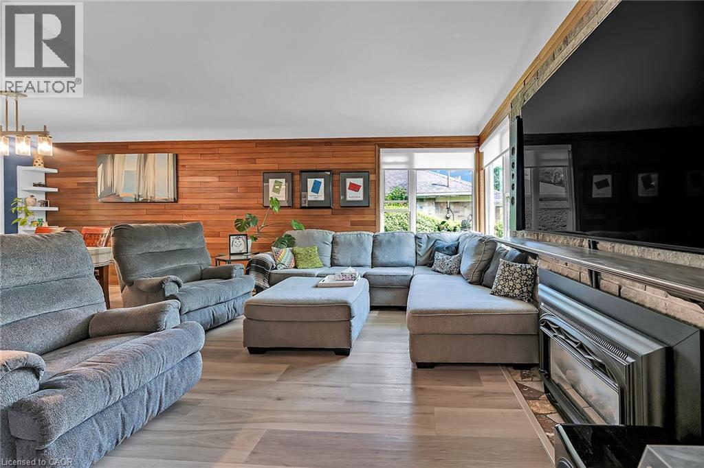 Photo 9 of 304 Glenholme Avenue, Hamilton ON