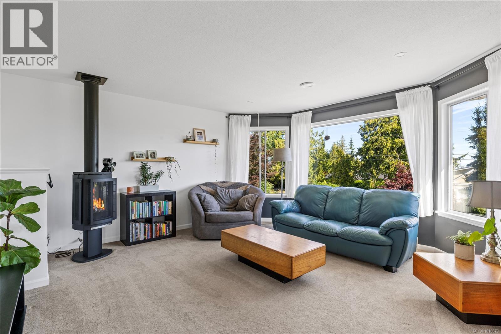 Photo 4 of 1184 Centre Rd, Qualicum Beach BC
