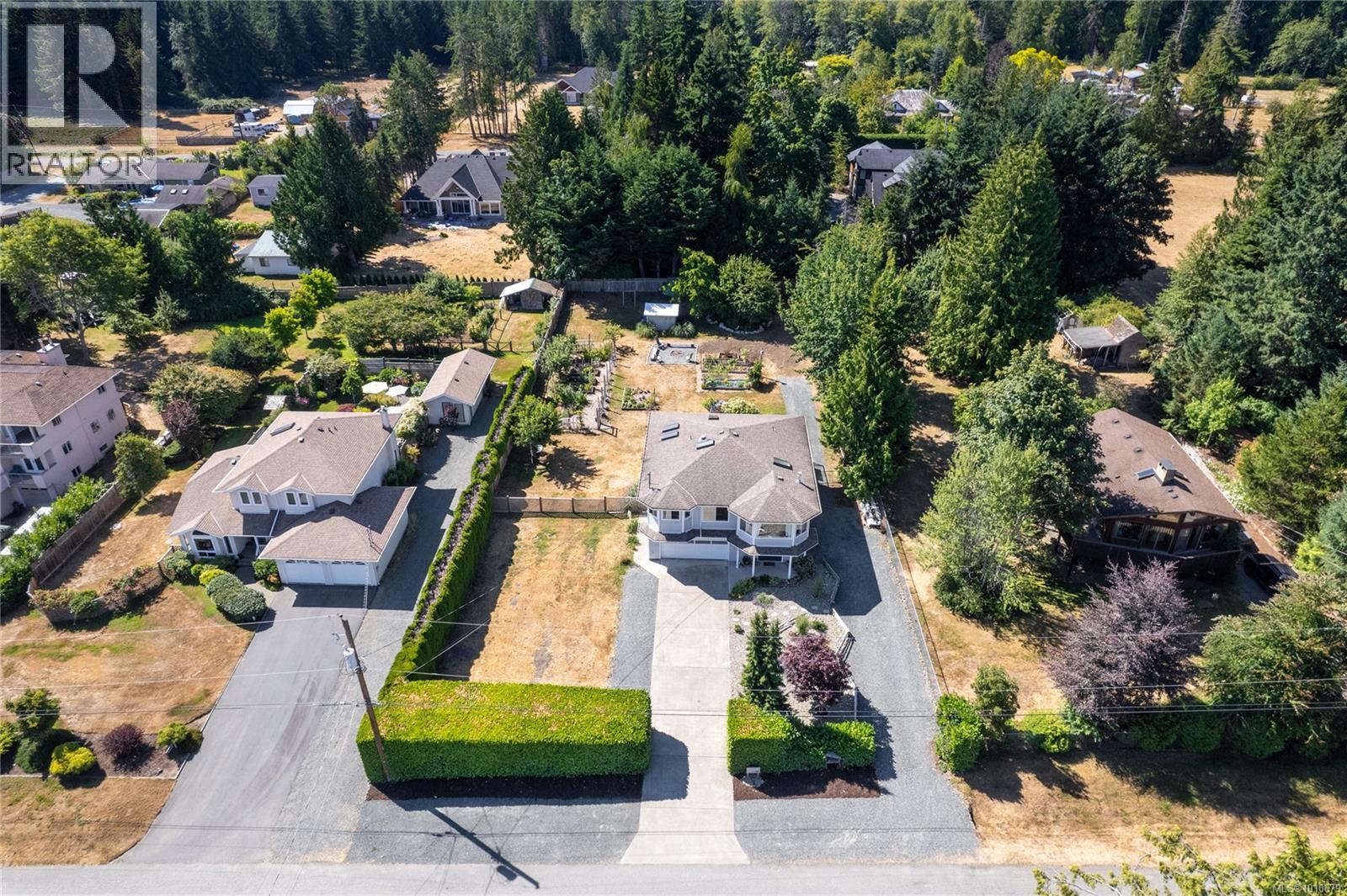Photo 2 of 1184 Centre Rd, Qualicum Beach BC