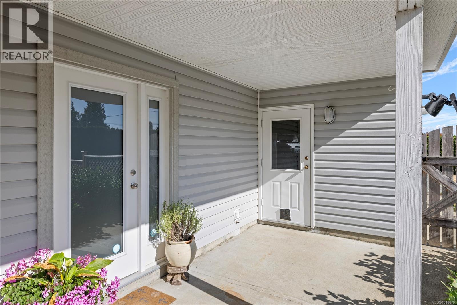 Photo 17 of 1184 Centre Rd, Qualicum Beach BC