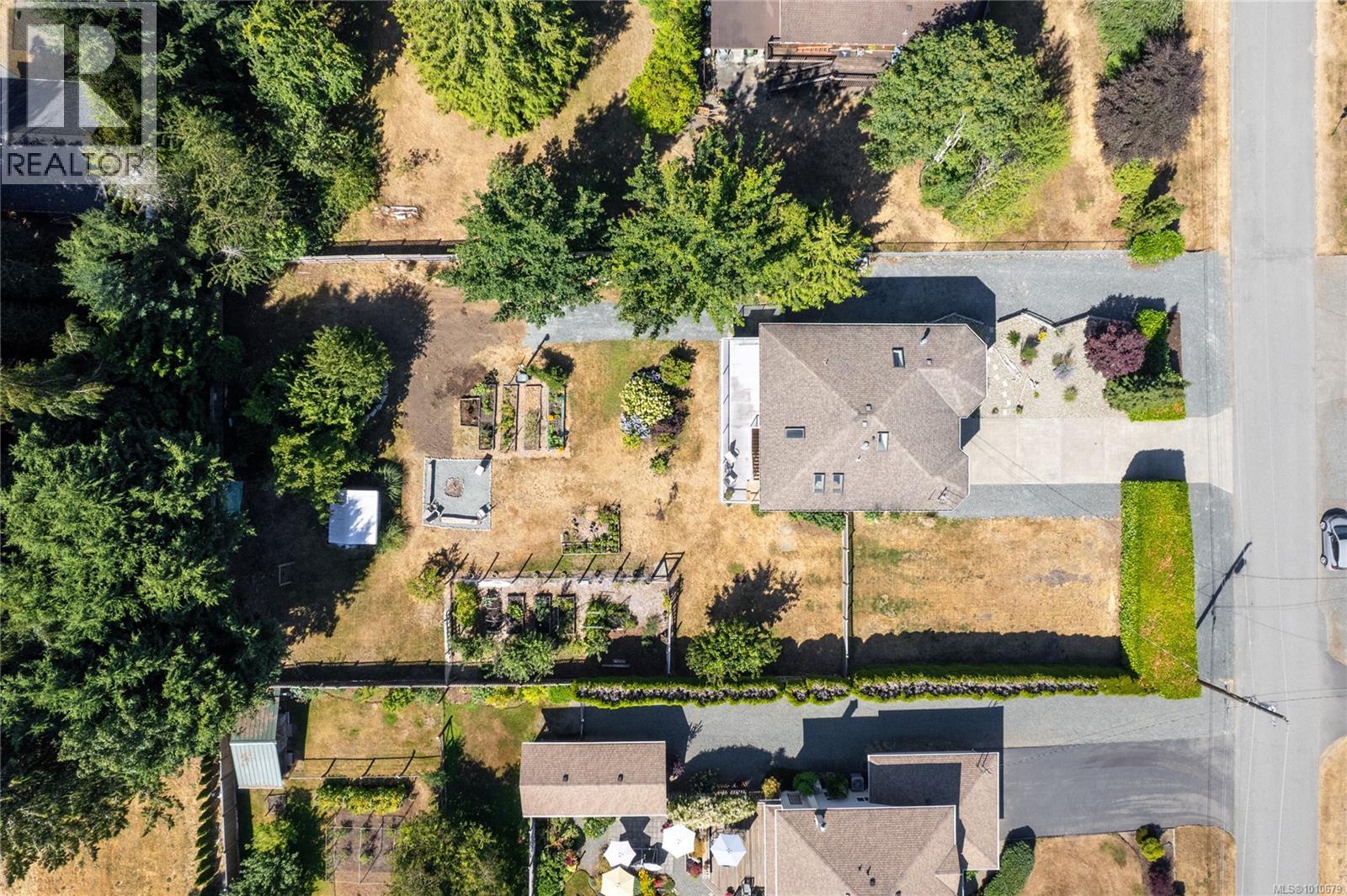 Photo 62 of 1184 Centre Rd, Qualicum Beach BC