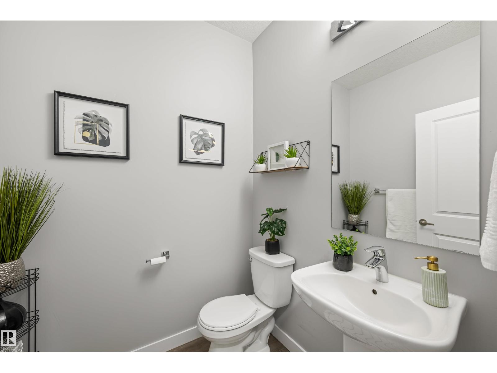 Photo 12 of 704 Conroy Co Sw, Edmonton AB
