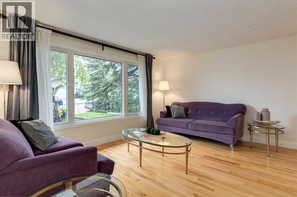 Photo 3 of 5016 Norris Road Nw, Calgary AB