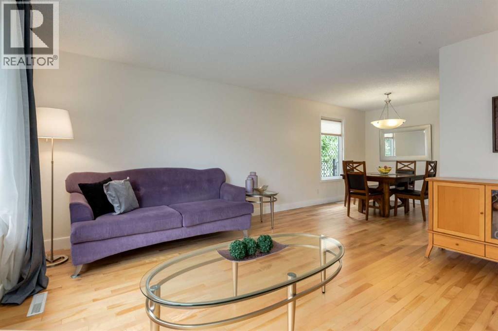 Photo 5 of 5016 Norris Road Nw, Calgary AB