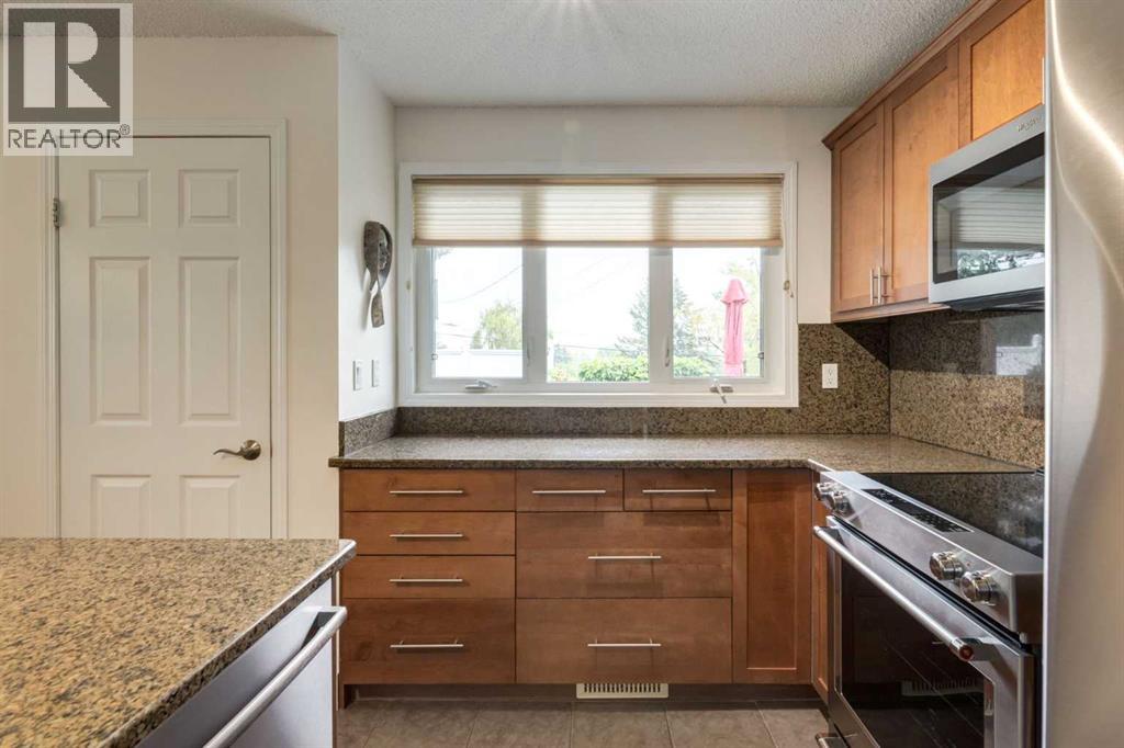 Photo 12 of 5016 Norris Road Nw, Calgary AB