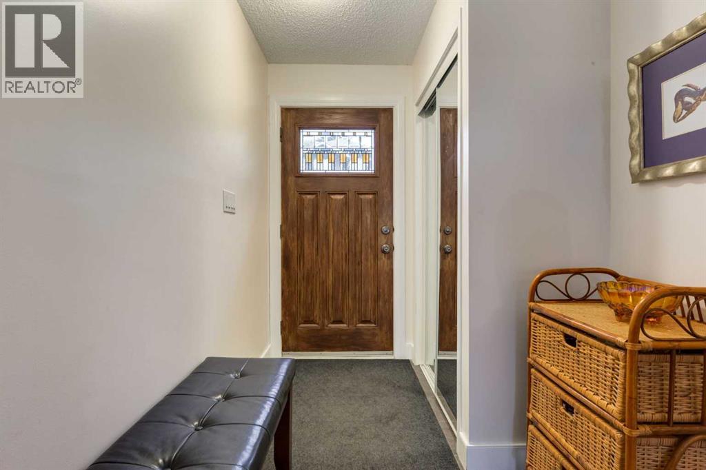 Photo 2 of 5016 Norris Road Nw, Calgary AB