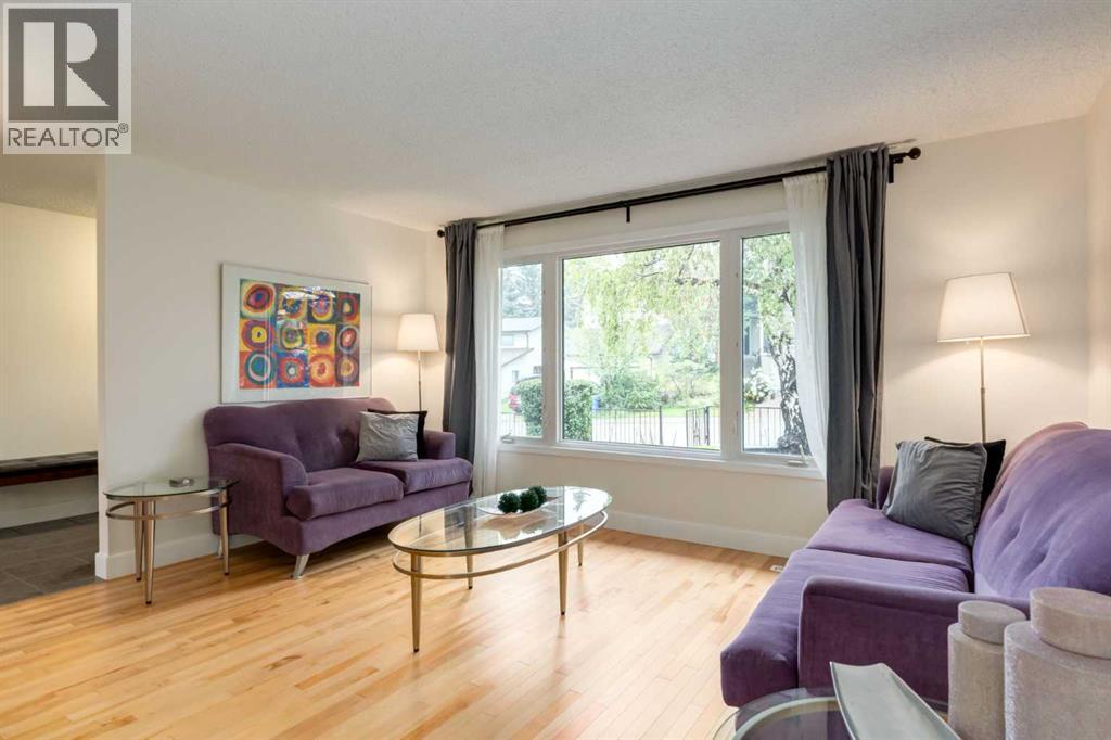 Photo 4 of 5016 Norris Road Nw, Calgary AB