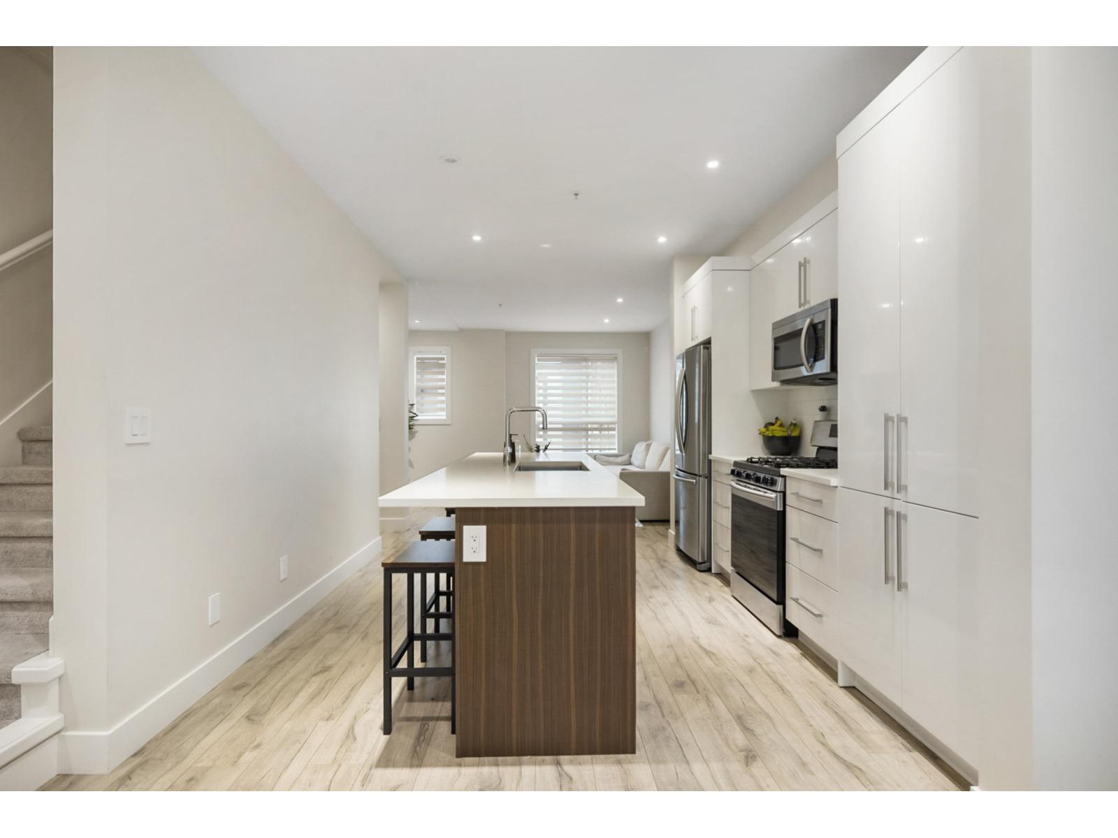 Photo 10 of 3 5475 199 A Street, Langley BC