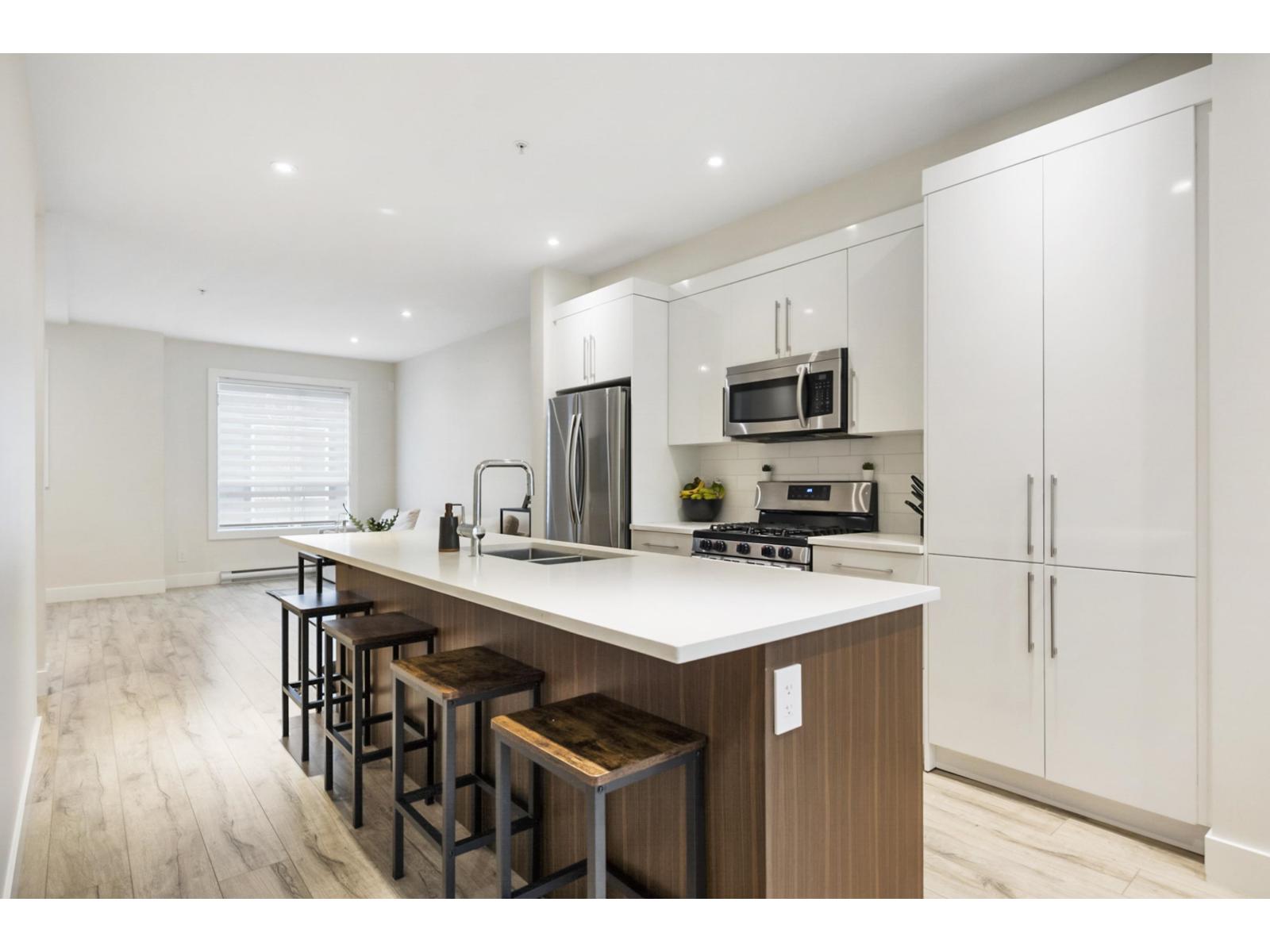 Photo 11 of 3 5475 199 A Street, Langley BC