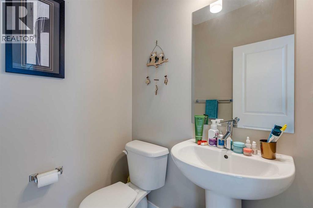 Photo 11 of 385 Midtown Gate Sw, Airdrie AB