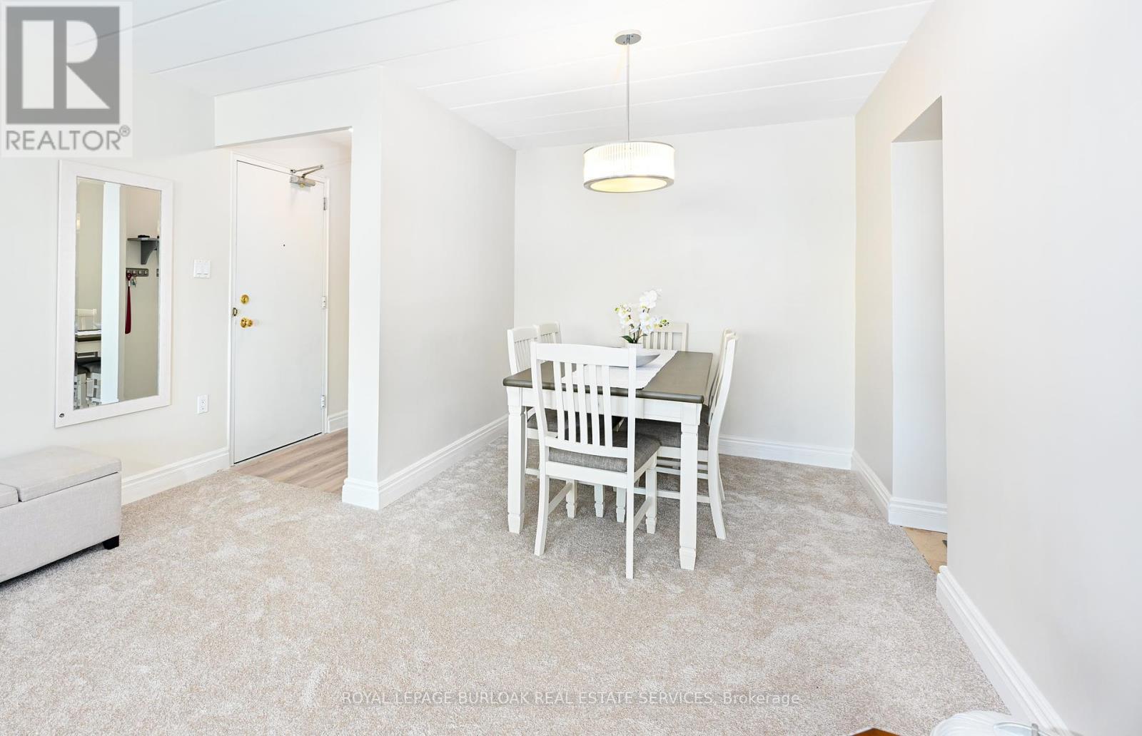 Photo 14 of 9 2422 New Street, Burlington ON